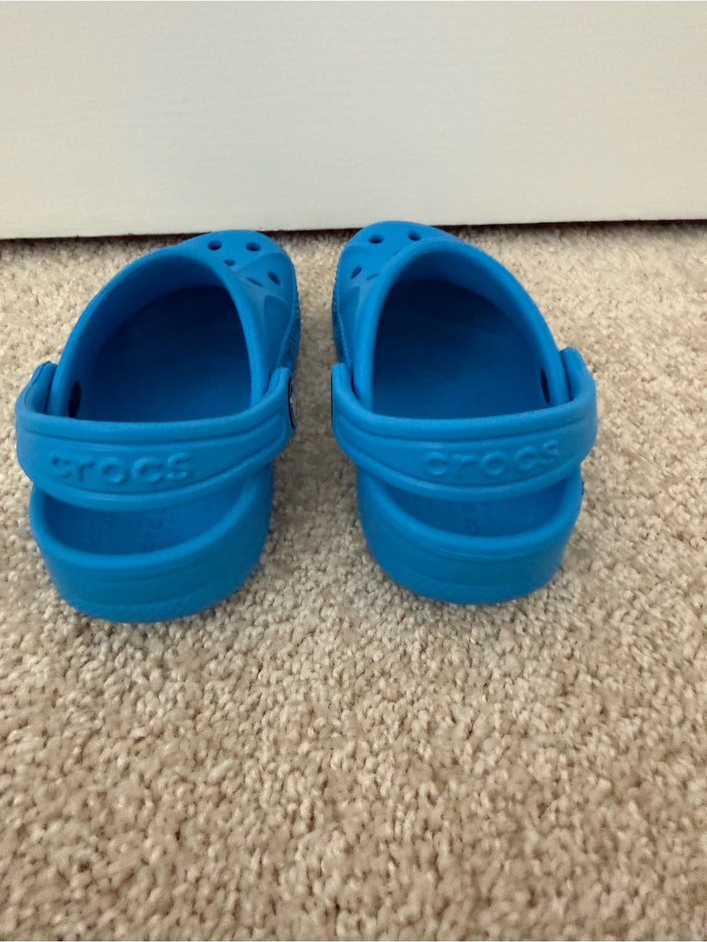 CROCS Toddler Classic Clog in Bright Blue - Picture 3 of 3